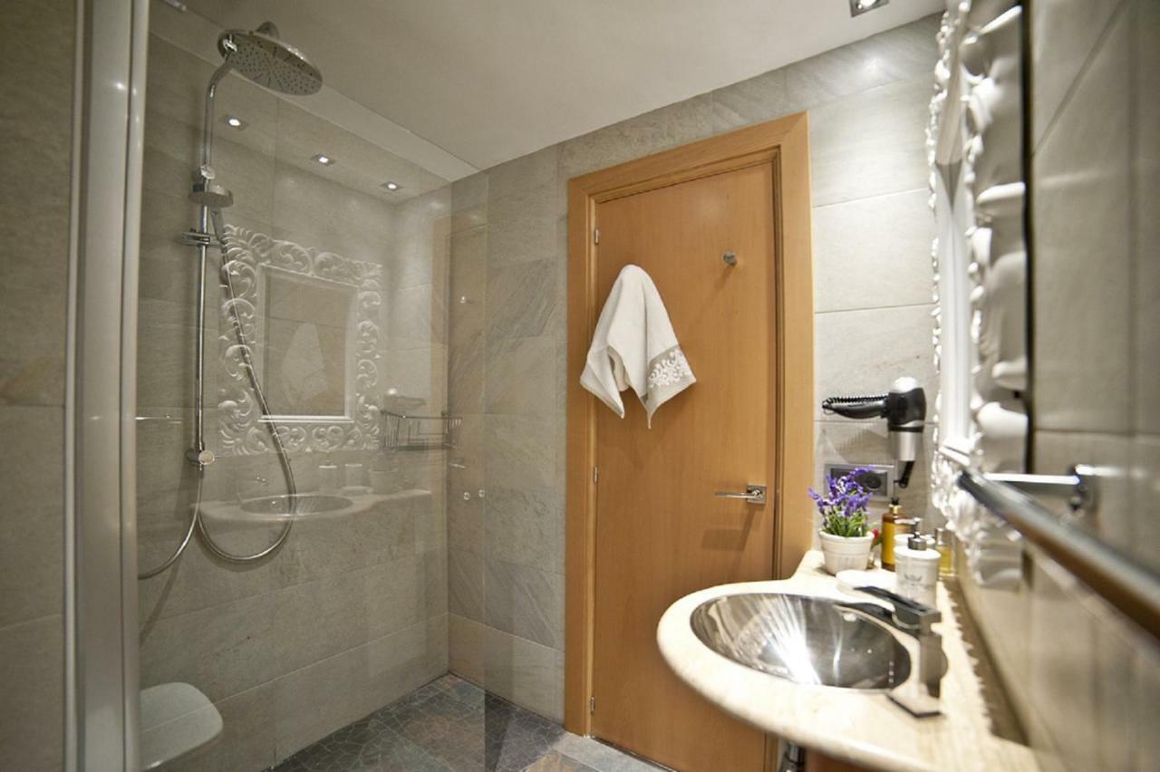 Tendency Sagrada Familia Deluxe บาร์เซโลนา ภายนอก รูปภาพ